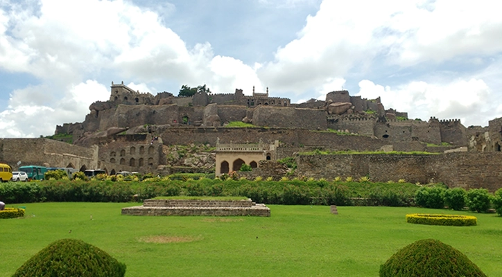 Golconda Fort in Hyderabad offers a rich history, stunning architecture, and panoramic views.