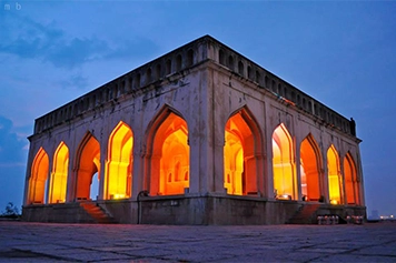 Hyderabad's top historic monuments with your family and experience its rich heritage and culture.